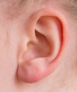 oreille-test-auditif-enfant